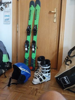 Esquís niñ@ Elan 130cm, Botas Salomon 35-36, Casco