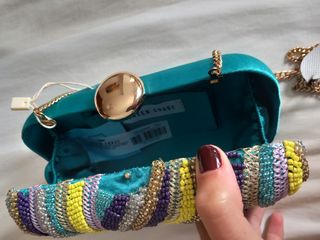 Bolso de fiesta azul y multicolor