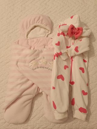 Sacos de bebé rosas con corazones