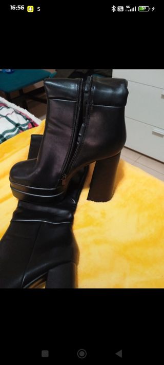 Botas altas negras con plataforma