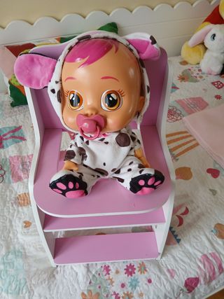 Muñeca Cry Babies con traje de vaca