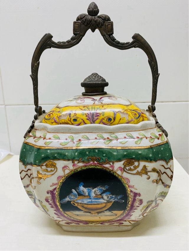 Bombonera Wong Lee 1885 Porcelana