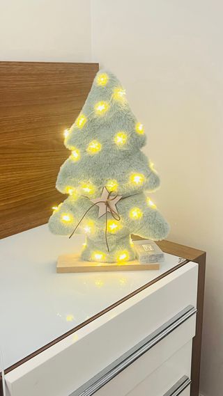 Árbol de Peluche Navideño con Luces