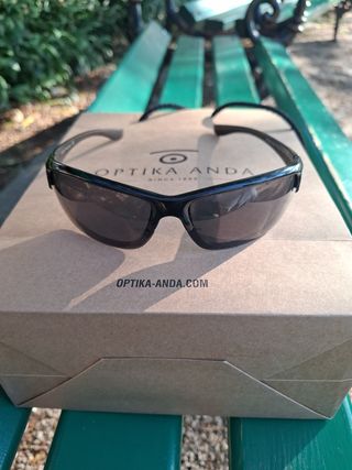 Gafas de sol negras