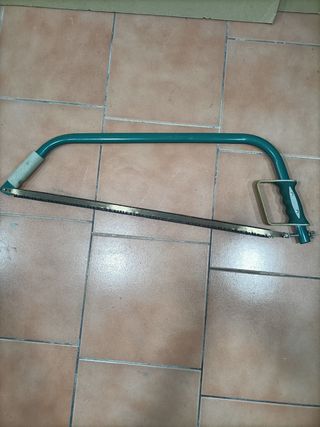 Sierra de arco para podar verde