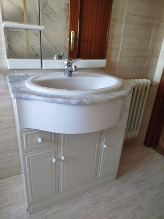 Mueble de baño con lavabo marmol y espejo