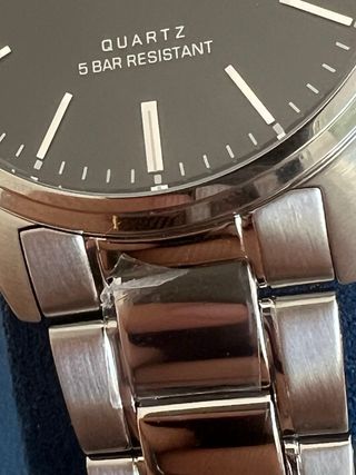 RELOJ FESTINA CLASSICS CON ESFERA NEGRA (suizo)