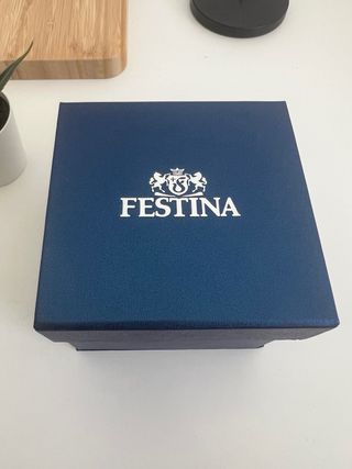 RELOJ FESTINA CLASSICS CON ESFERA NEGRA (suizo)