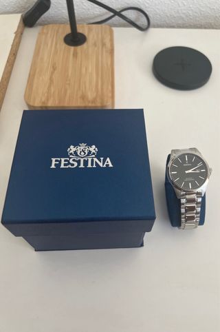 RELOJ FESTINA CLASSICS CON ESFERA NEGRA (suizo)