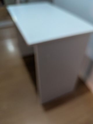 Mesa de estudio blanca balda para teclado