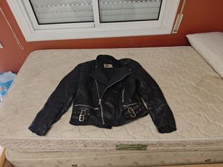 Chaqueta de cuero negra Moto