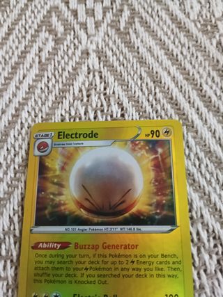 Carta Pokémon Electrode 033/100 año 2020