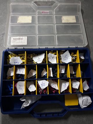 Conectores y terminales eléctricos surtidos