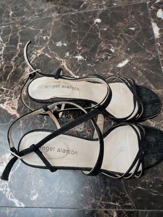 Zapatos de salón Angel Alarcón negros