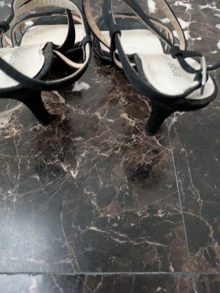 Zapatos de salón Angel Alarcón negros