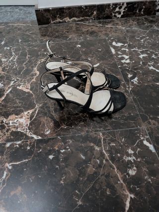 Zapatos de salón Angel Alarcón negros
