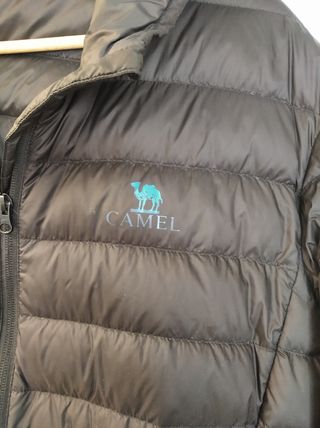 Cazadora Camel acolchada negra