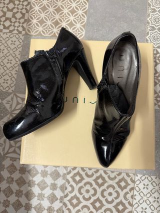 Botines de tacón Unisa negros