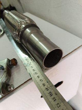 Tubo flexible de escape con abrazaderas