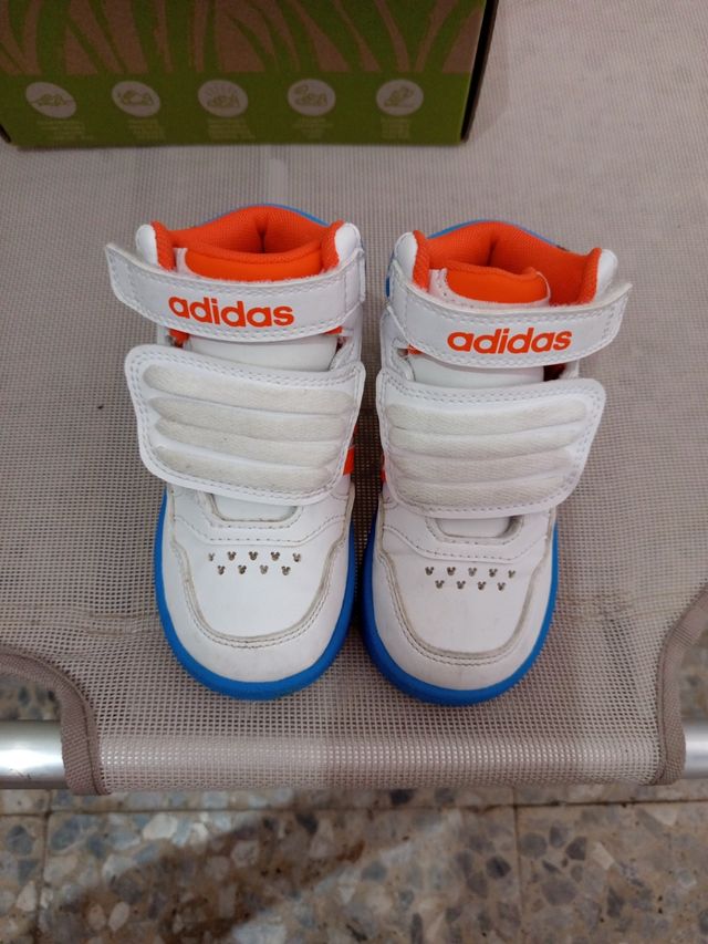 Scarpe Adidas bimbo bianche e arancio