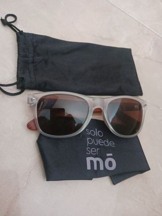 Gafas de sol grises y marrones