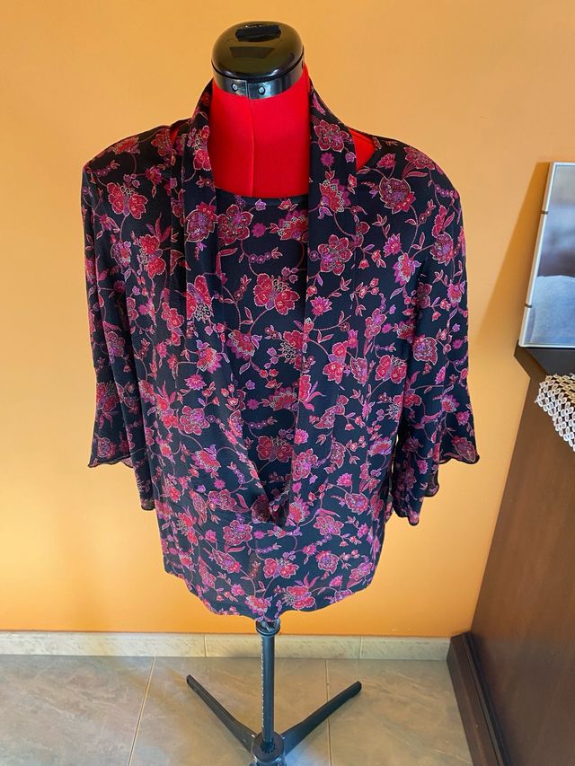 Camicia donna fantasia floreale nera e rossa