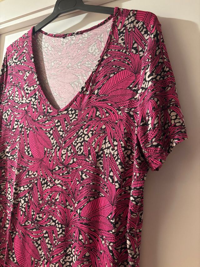 Camiseta estampada hojas y leopardo