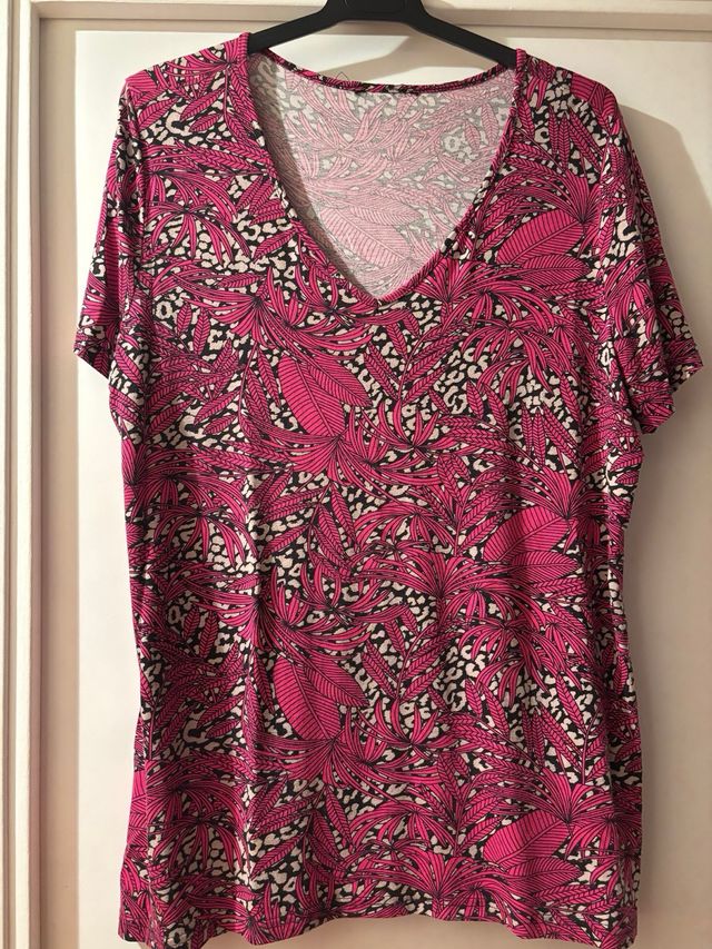 Camiseta estampada hojas y leopardo