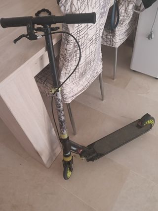 Patinete Oxelo Negro y Amarillo
