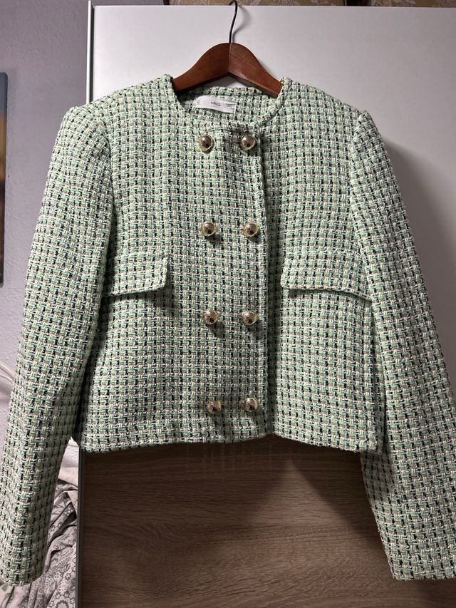 Conjunto de falda y chaqueta tipo tweed