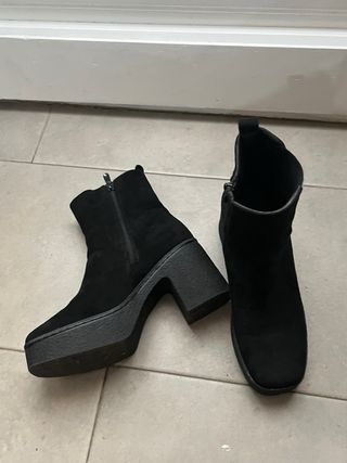 Botines negros talla 40