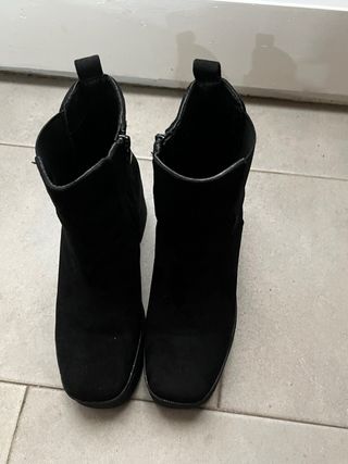 Botines negros talla 40