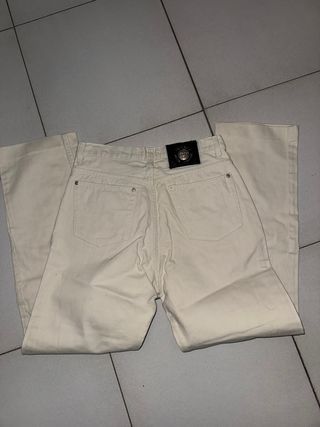 Pantalón beige Versace 