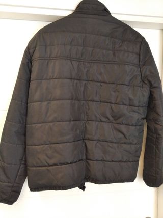 Cazadora acolchada negra Talla M