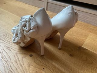 Louis Vuitton Beige Zapatos Flores