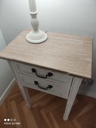 2 Mesilla de noche de madera