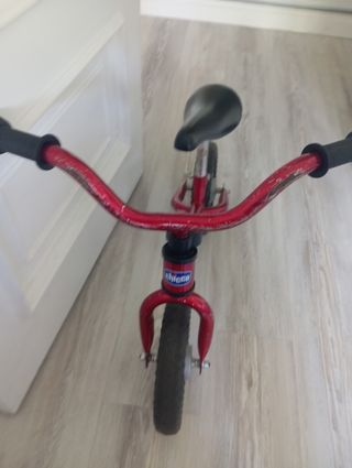 Bici sin pedales roja