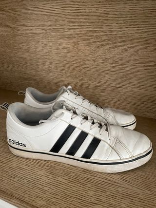 Zapatillas Adidas Talla 44 Blancas y Negras