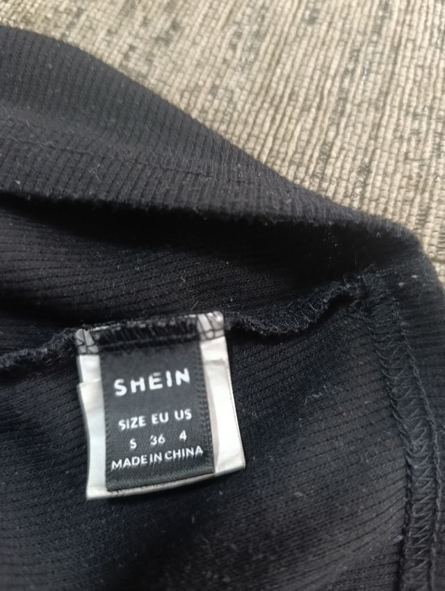 Top Shein Negro