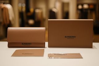 Custodia Burberry Originale Nuova con Accessori