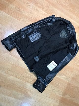 Cazadora de cuero Chevignon Negra