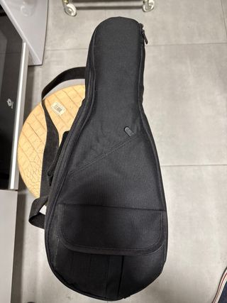 Ukulele Flight Negro con Funda