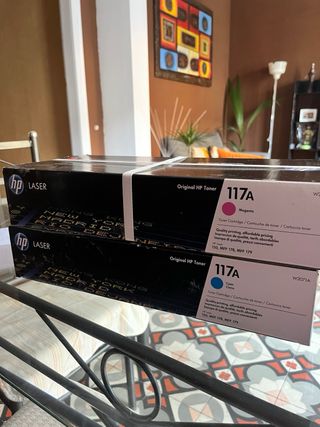 Impresora HP y dos cartuchos. 
Precio negociable. 