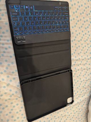Funda iPad Air 5ª Gen con Teclado Retroiluminado