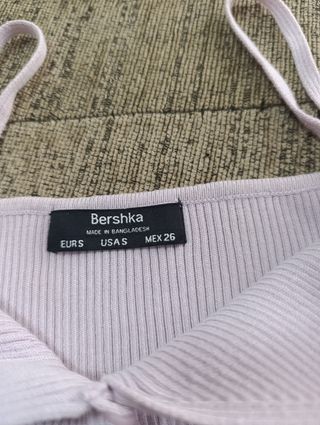 Top Bershka rosa de canalé con botones