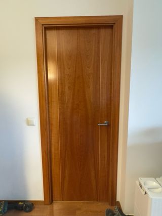 Puerta de madera interior