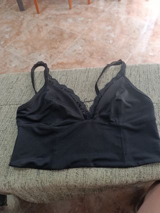 Top Bershka Negro Encaje