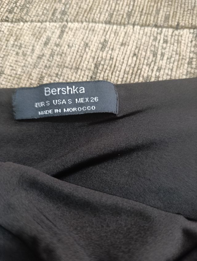 Top Bershka Negro Encaje