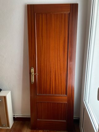 Puerta de interior de madera
