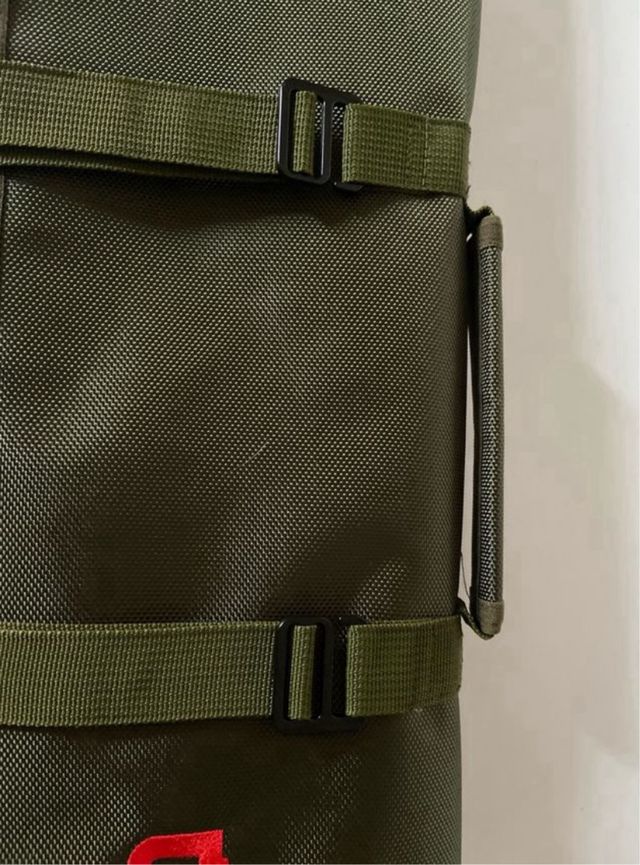 Copri coltello verde con logo rosso